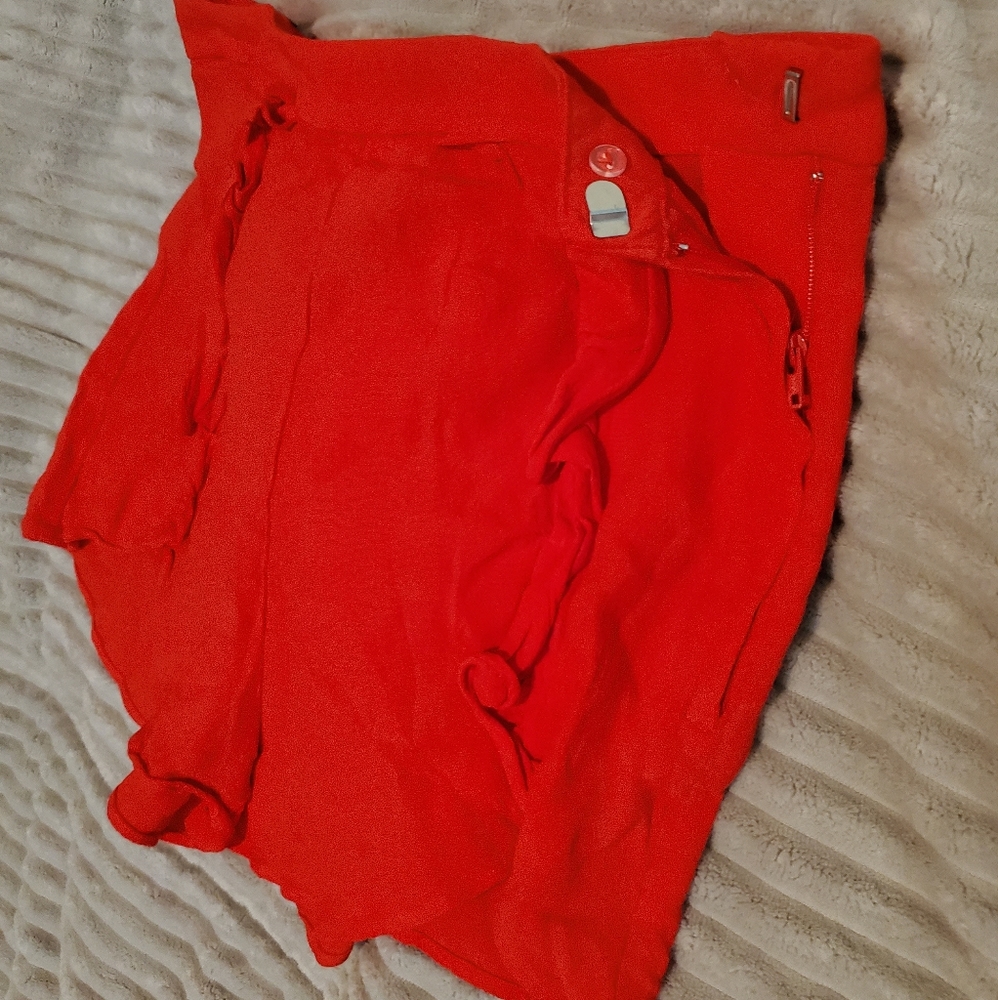 H&M Ruffled Shorts - (Red) - Picture 2 of 3